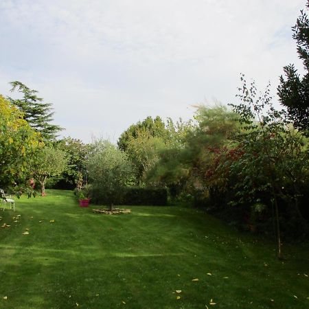 Bed and Breakfast Le Jardin De Camille Tailleville Exterior foto